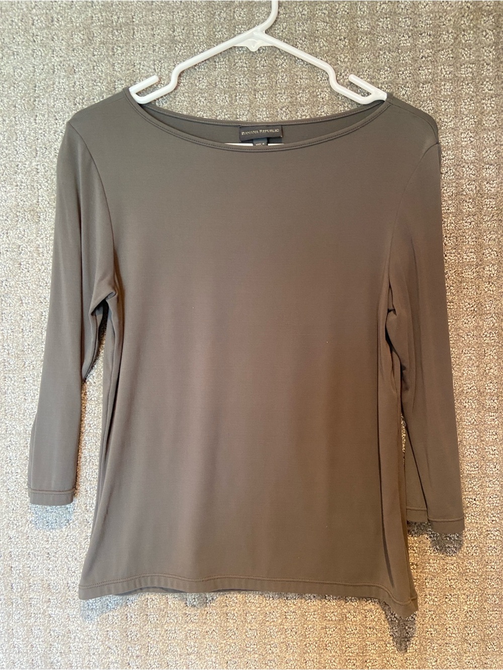 Banana Republic Olive Long Sleeve Scoop Neck Top Medium